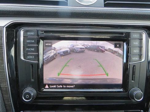 Used 2017 Volkswagen Passat 1.8T SE image 26