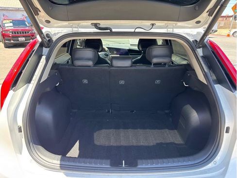 Used 2023 Kia Niro Wave FWD image 11