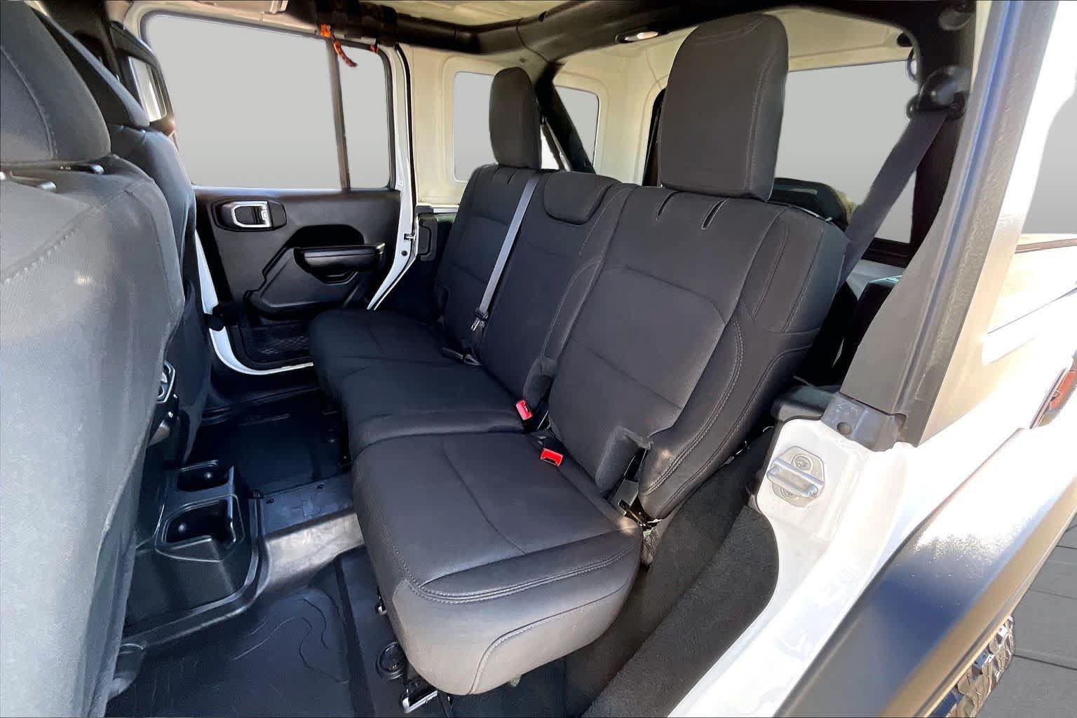 Used 2022 Jeep Wrangler Unlimited Sport AWD/4WD image 19