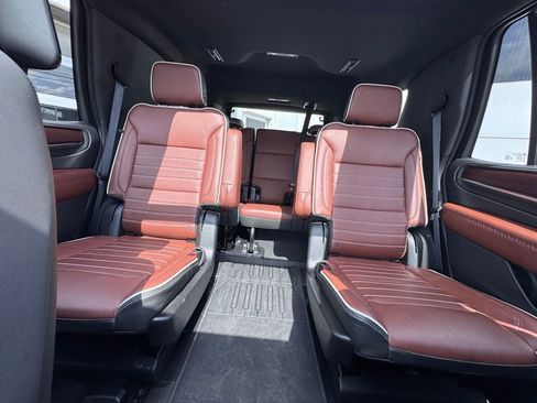 Used 2024 GMC Yukon Denali Ultimate image 20