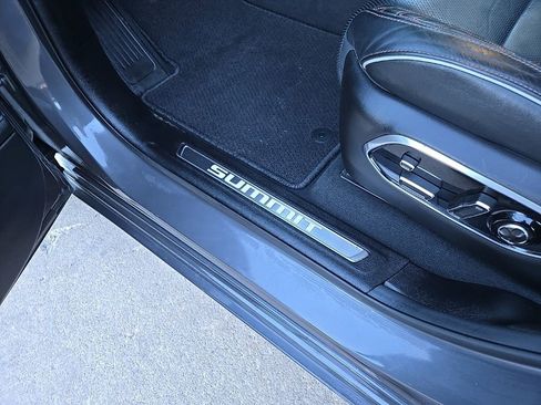 Used 2025 Jeep Grand Cherokee Summit image 32