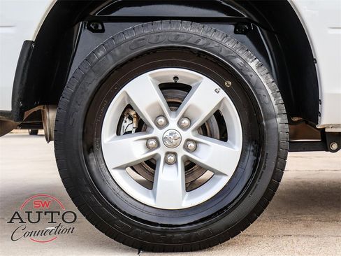 Used 2024 RAM 1500 Classic SLT image 9