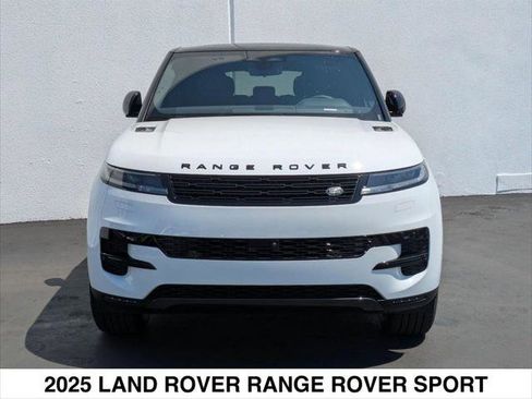 Used 2025 Land Rover Range Rover Sport SE image 4