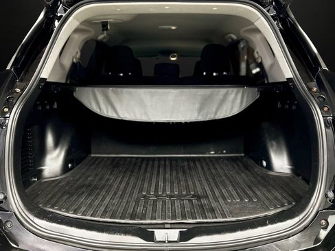Used 2018 Toyota RAV4 LE w/ All Weather Liner Package AWD/4WD image 29