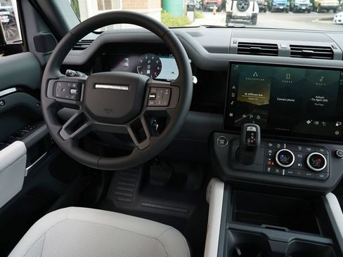 Used 2026 Land Rover Defender 110 X-Dynamic SE AWD/4WD image 15
