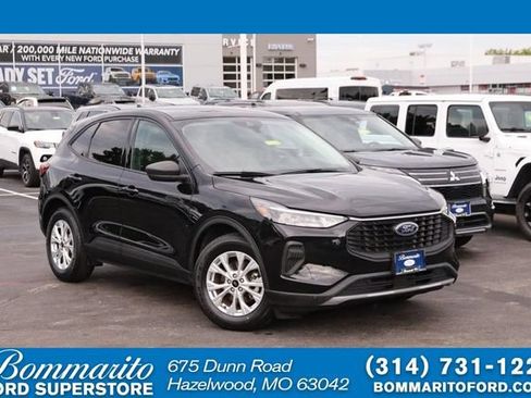 Used 2025 Ford Escape Active FWD image 1