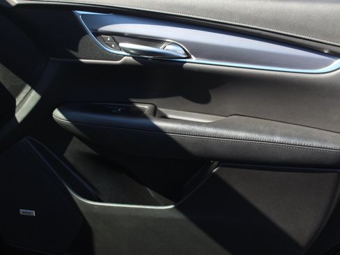 Used 2019 Cadillac XT5 Luxury w/ Advanced Security Package image 35