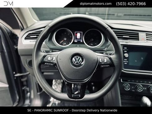 Used 2020 Volkswagen Tiguan SE w/ Panoramic Sunroof Package AWD/4WD image 29