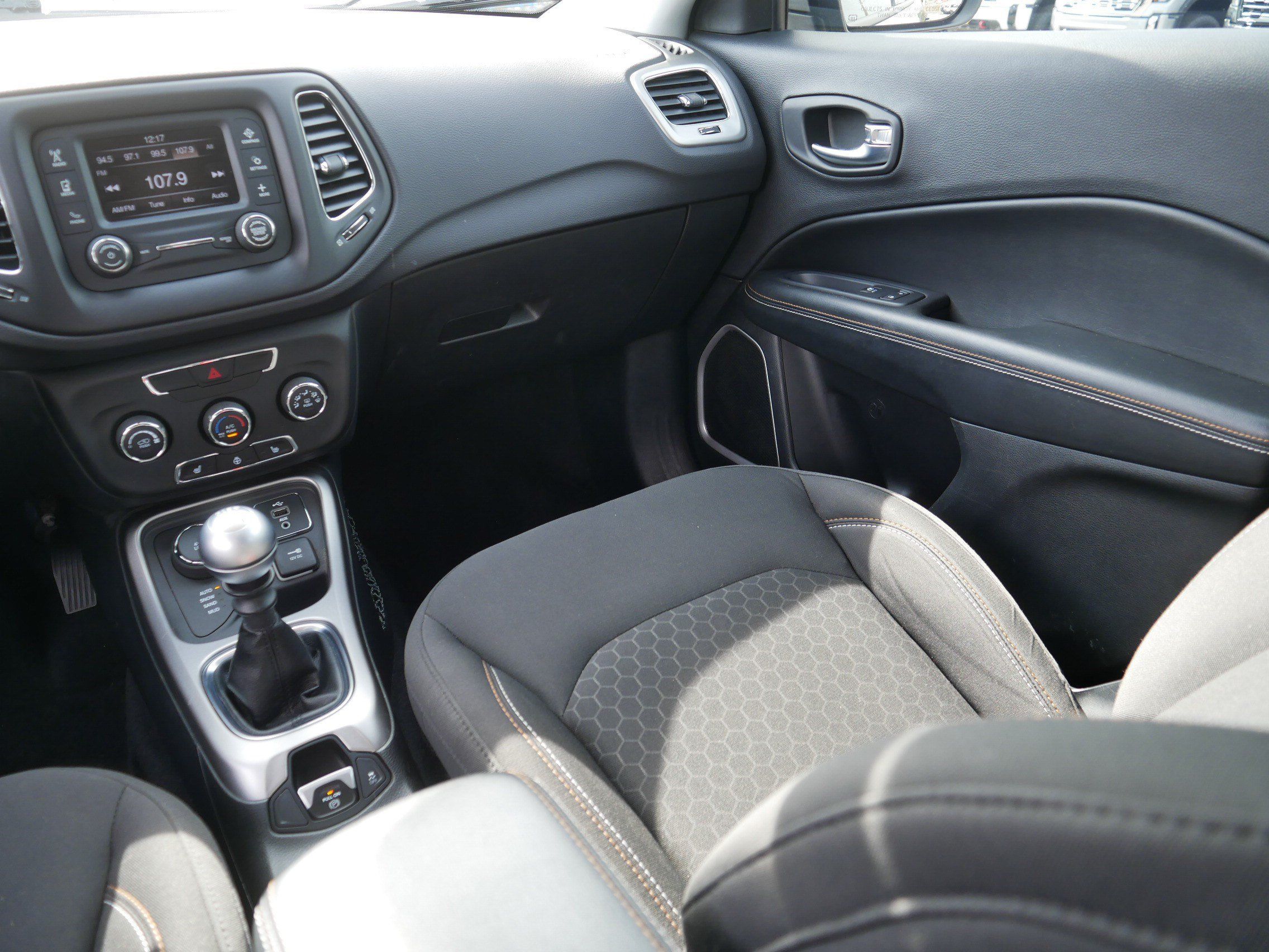 Used 2018 Jeep Compass Sport w/ Cold Weather Group AWD/4WD image 11