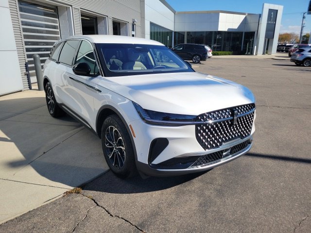 Certified 2024 Lincoln Nautilus Premier AWD/4WD image 9