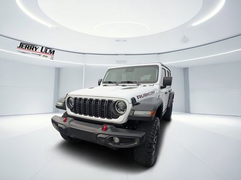 Used 2024 Jeep Wrangler Rubicon image 6