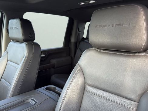 Used 2022 GMC Sierra 2500 Denali w/ Technology Package image 10