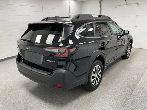 Used 2025 Subaru Outback Premium AWD/4WD image 9