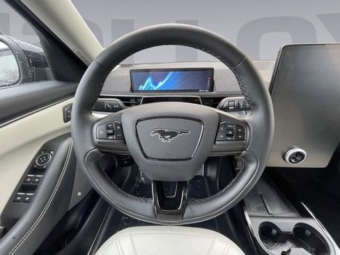 Used 2022 Ford Mustang Mach-E Premium image 13