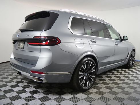Certified 2023 BMW X7 xDrive40i w/ Premium Package image 3
