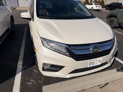 Used 2018 Honda Odyssey Elite image 4