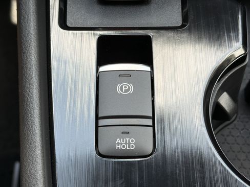 Used 2025 Nissan Rogue SV w/ SV Premium Package FWD image 10