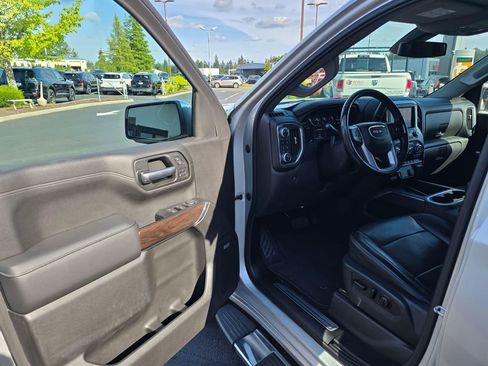 Used 2019 GMC Sierra 1500 SLT w/ SLT Premium Plus Package AWD/4WD image 7