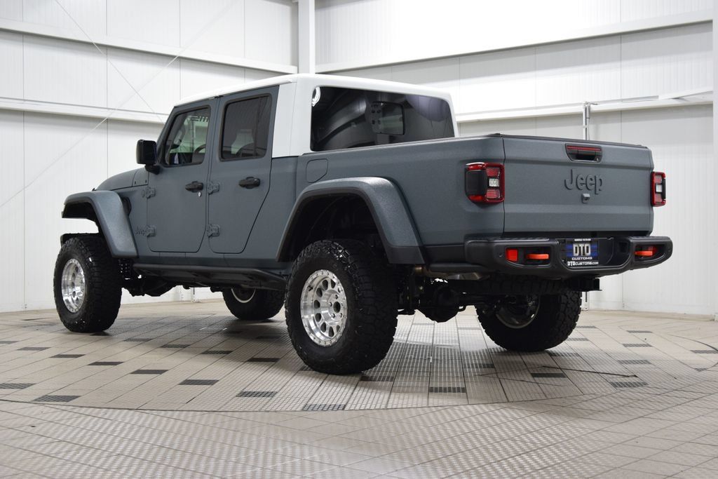 Used 2026 Jeep Gladiator Mojave AWD/4WD image 6
