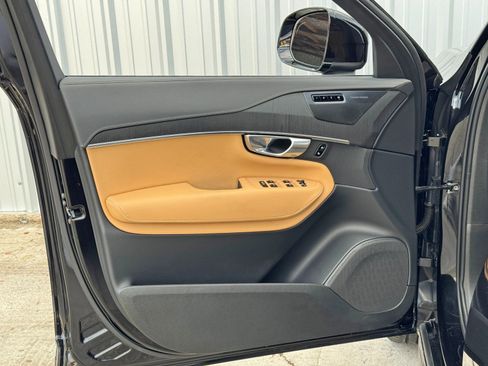 Used 2024 Volvo XC90 T8 Ultimate w/ Lounge Package image 42