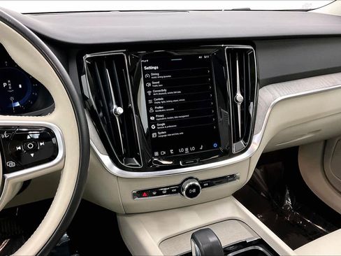 Used 2024 Volvo S60 B5 Plus image 7