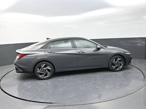 New 2026 Hyundai Elantra Limited image 9