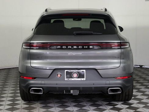 Certified 2025 Porsche Cayenne image 6