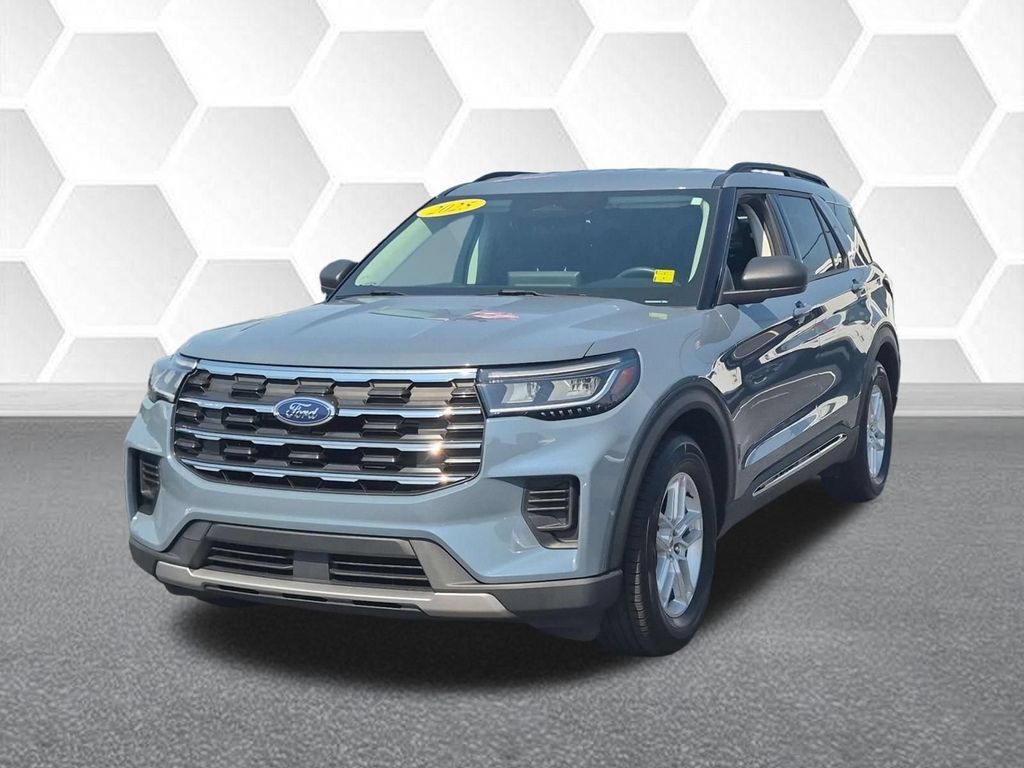 Used 2025 Ford Explorer Active RWD image 7