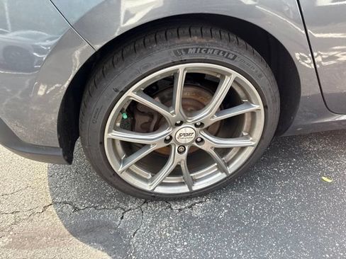 Used 2019 Hyundai Elantra GT N Line FWD image 10