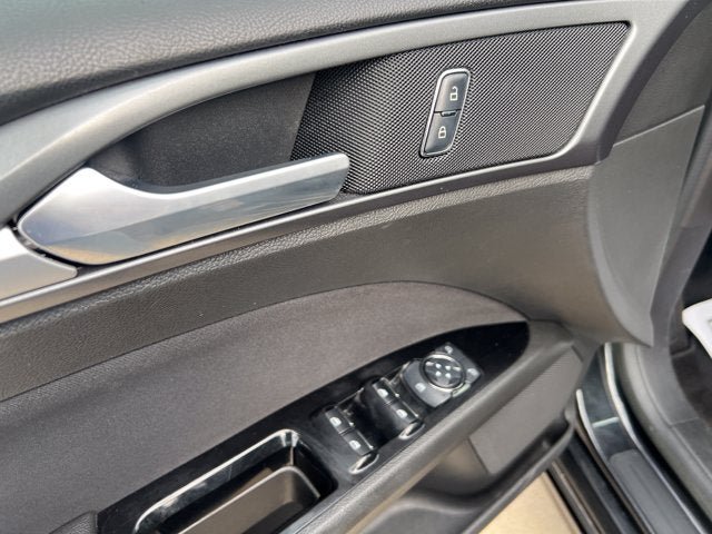 Used 2014 Ford Fusion SE FWD image 16