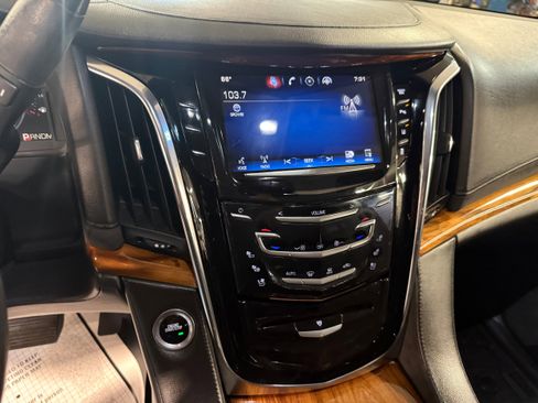 Used 2015 Cadillac Escalade Premium AWD/4WD image 48