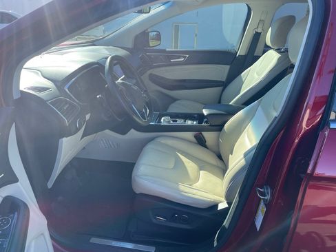 Used 2019 Ford Edge Titanium FWD image 11