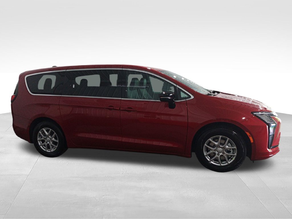 New 2027 Chrysler Pacifica Select w/ Family Tech Group FWD image 7