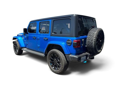 Used 2023 Jeep Wrangler Unlimited Sahara w/ Cold Weather Group AWD/4WD image 5