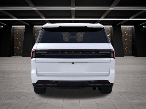 New 2026 Lincoln Navigator Reserve image 5