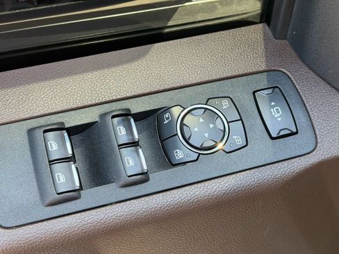 Used 2017 Ford F350 King Ranch w/ King Ranch Ultimate Package AWD/4WD image 19