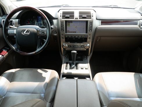 Used 2018 Lexus GX 460 Premium w/ Premium Package AWD/4WD image 10