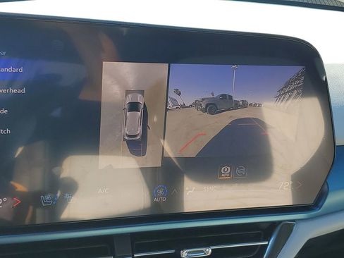 New 2026 Chevrolet Equinox EV LT image 24