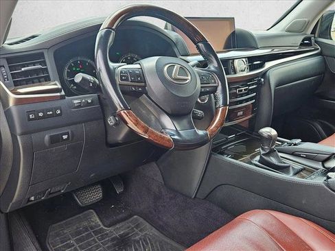 Used 2016 Lexus LX 570 4WD w/ Luxury Package image 9