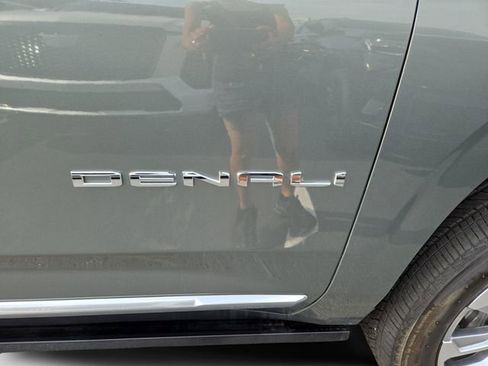 Used 2024 GMC Yukon XL Denali AWD/4WD image 41