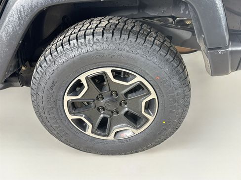 Used 2014 Jeep Wrangler Unlimited Rubicon AWD/4WD image 37