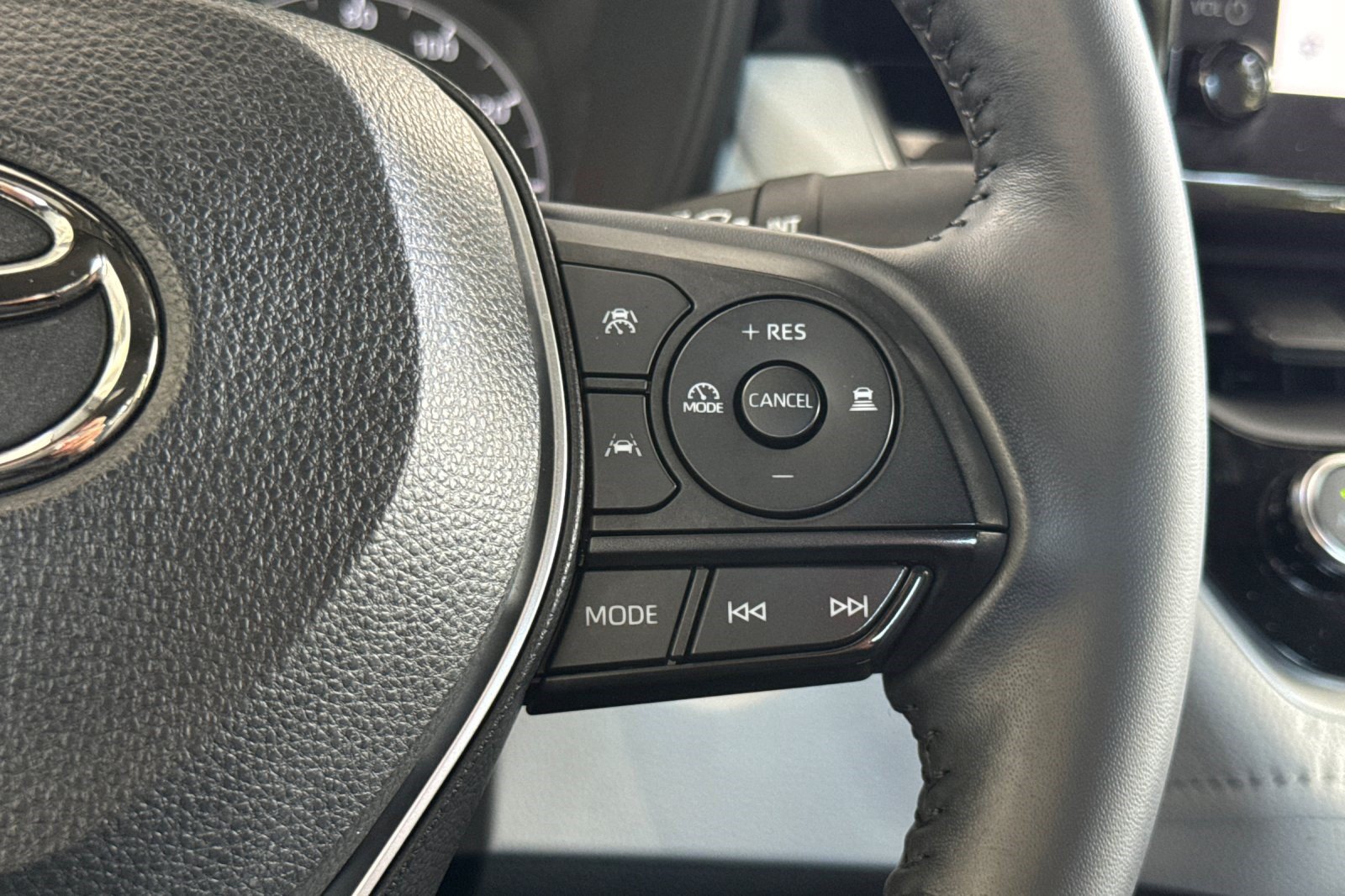 Used 2023 Toyota Corolla SE FWD image 30