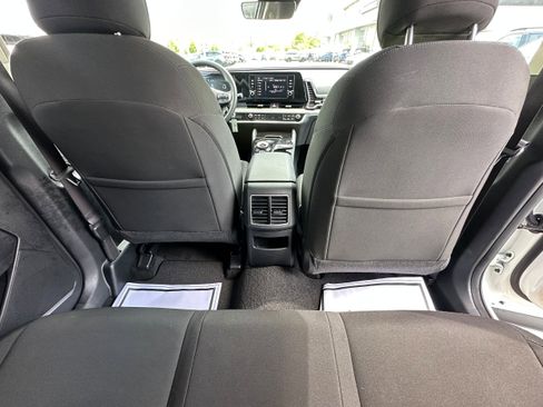Used 2024 Kia Sportage LX AWD/4WD image 15