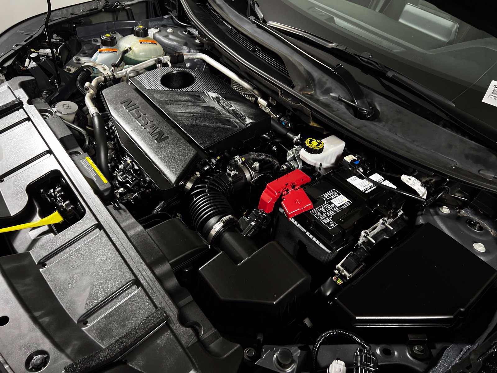 Used 2025 Nissan Rogue SV FWD image 11