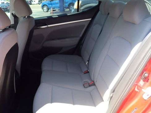 Used 2019 Hyundai Elantra SEL FWD image 17