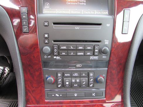 Used 2008 Cadillac Escalade AWD image 16
