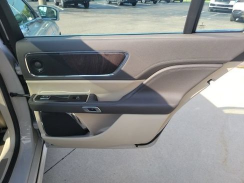 Used 2020 Lincoln Continental Reserve AWD/4WD image 25