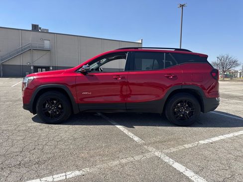 Used 2024 GMC Terrain AT4 image 3