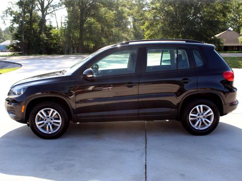 Used 2015 Volkswagen Tiguan S image 9