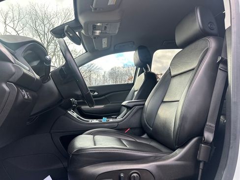 Used 2022 GMC Acadia SLT w/ Trailering Package image 3